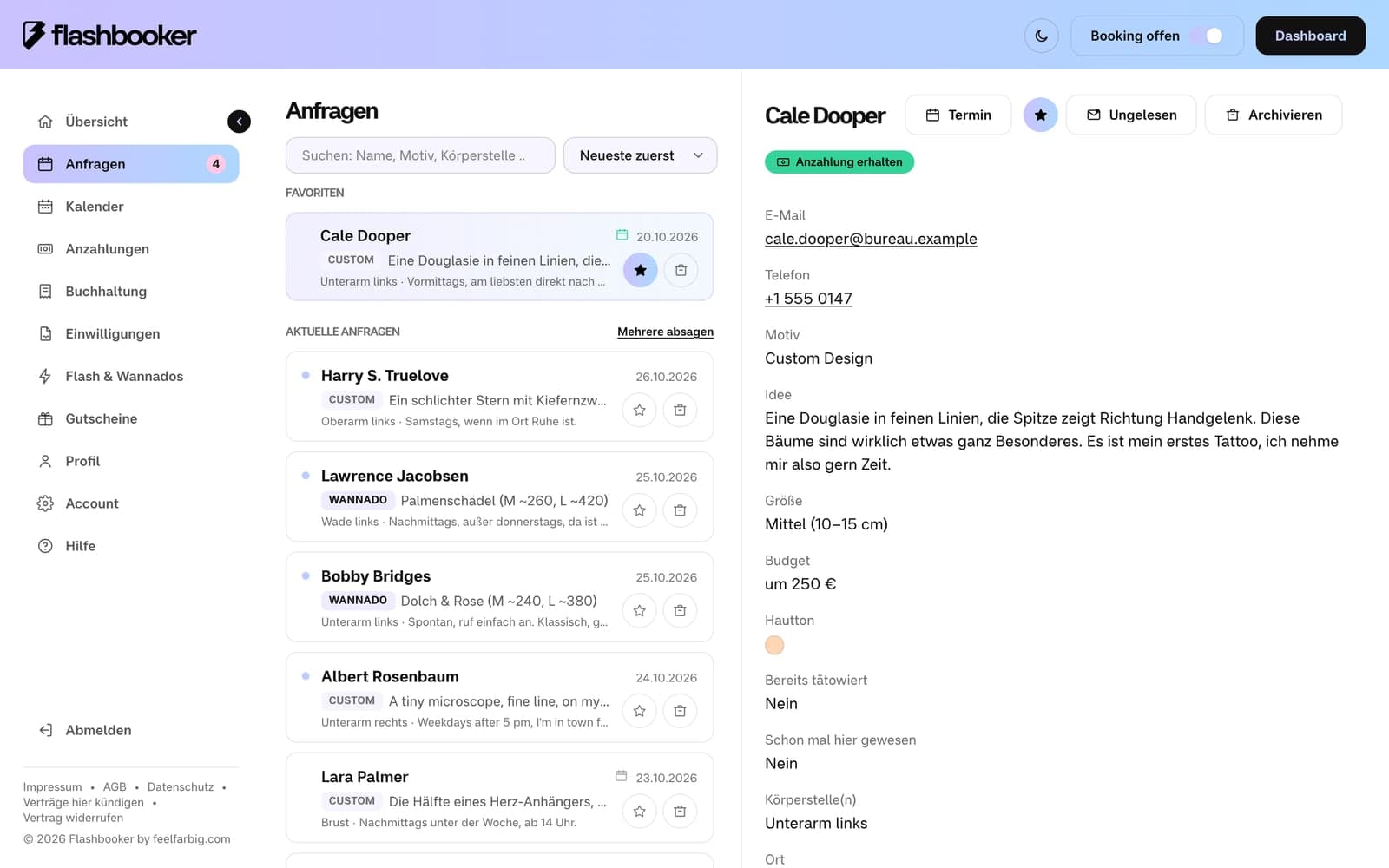 Posteingang im Dashboard: Anfragen-Liste links, geöffnete Anfrage rechts